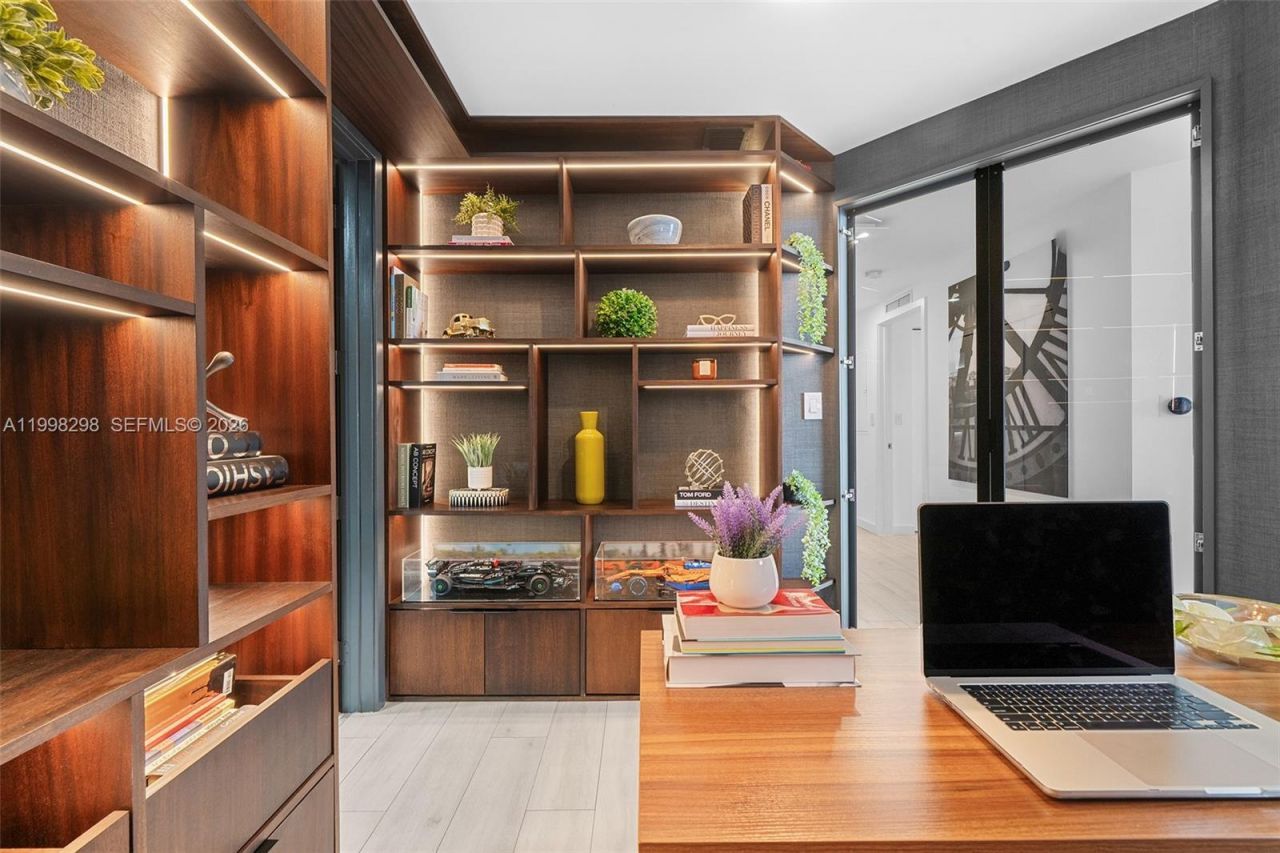 488 NE 18th St, Unit 715, Miami, FL 33132 Photo