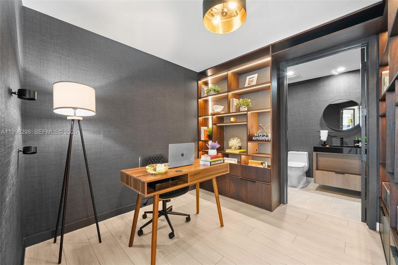 488 NE 18th St, Unit 715, Miami, FL 33132 Photo