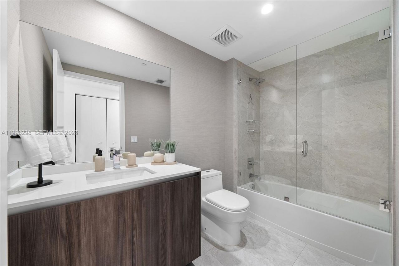 488 NE 18th St, Unit 715, Miami, FL 33132 Photo