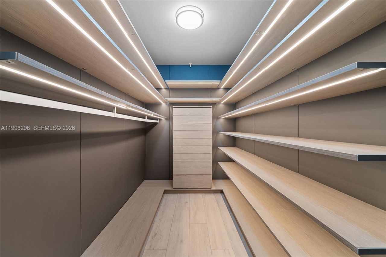 488 NE 18th St, Unit 715, Miami, FL 33132 Photo