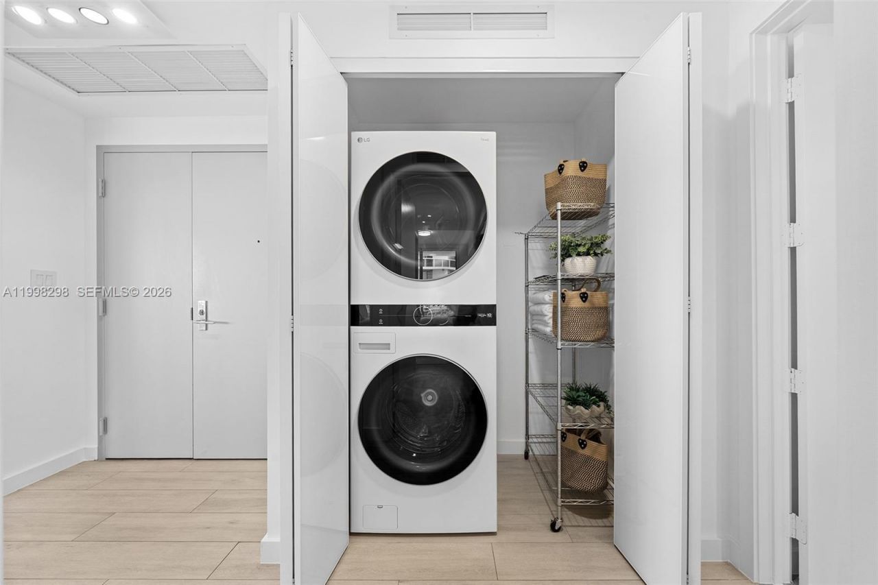 488 NE 18th St, Unit 715, Miami, FL 33132 Photo