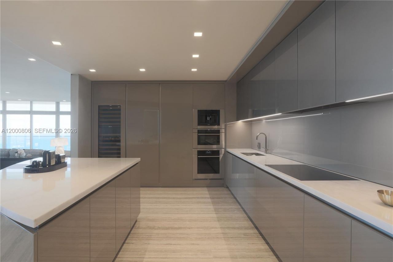 18975 Collins Ave, Unit 4800, Sunny Isles Beach, FL 33160 Photo