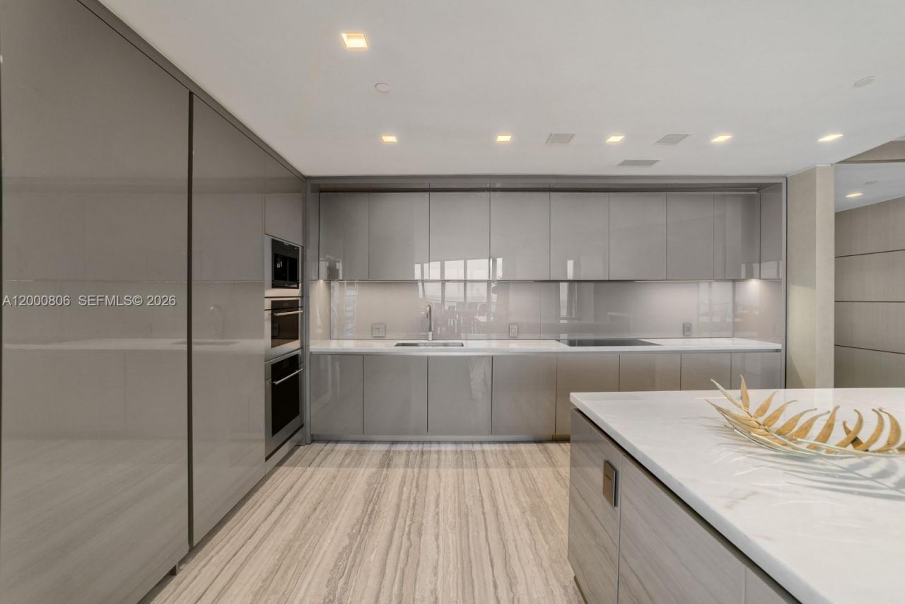 18975 Collins Ave, Unit 4800, Sunny Isles Beach, FL 33160 Photo