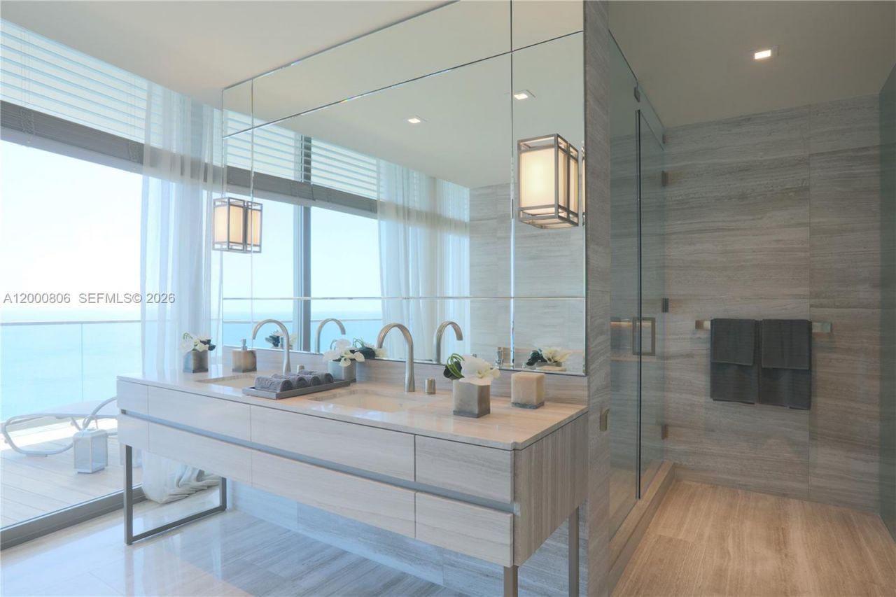 18975 Collins Ave, Unit 4800, Sunny Isles Beach, FL 33160 Photo