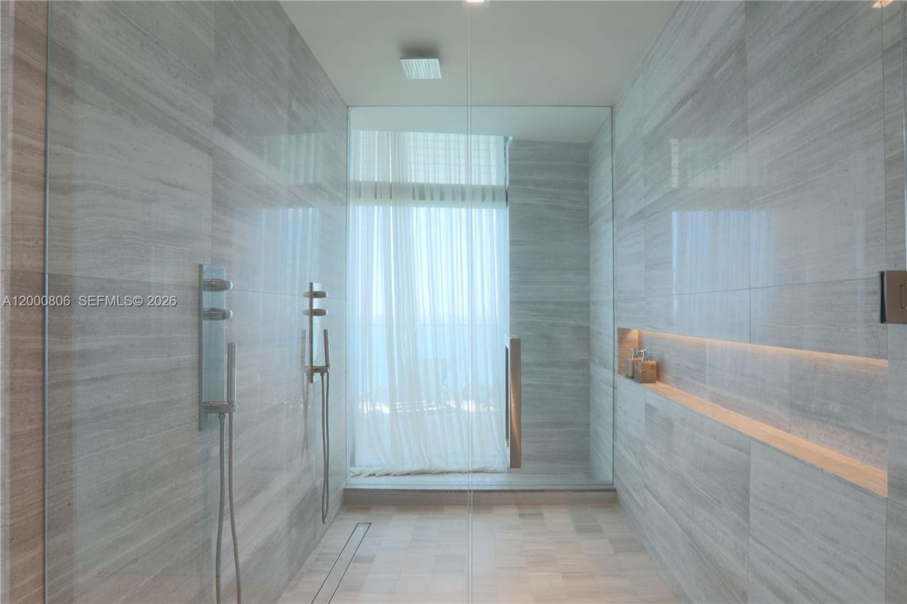 18975 Collins Ave, Unit 4800, Sunny Isles Beach, FL 33160 Photo