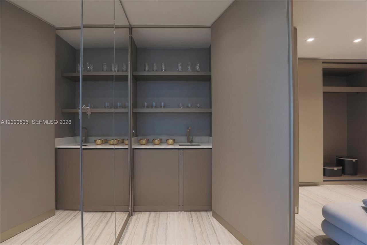 18975 Collins Ave, Unit 4800, Sunny Isles Beach, FL 33160 Photo