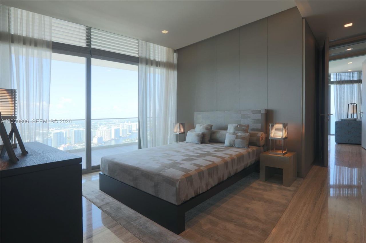 18975 Collins Ave, Unit 4800, Sunny Isles Beach, FL 33160 Photo