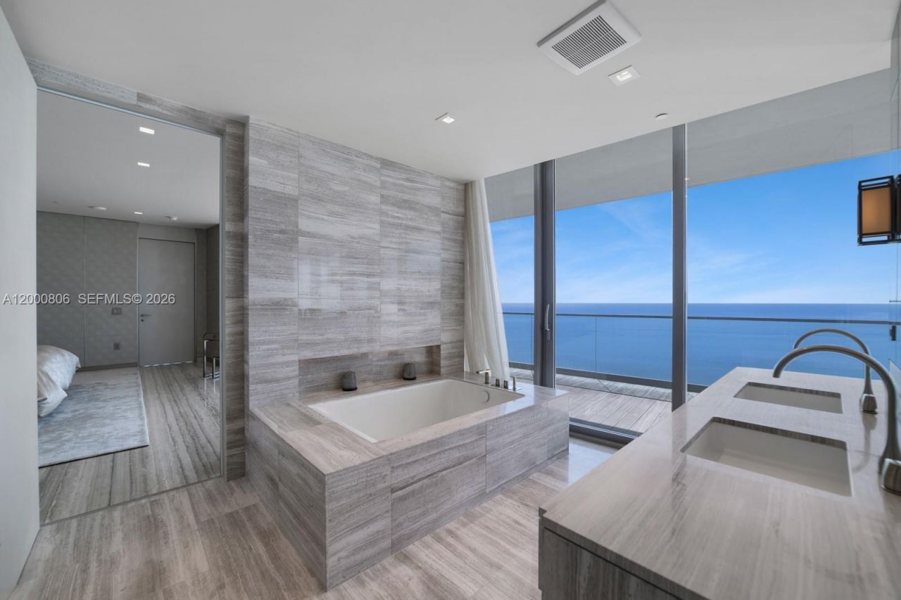 18975 Collins Ave, Unit 4800, Sunny Isles Beach, FL 33160 Photo