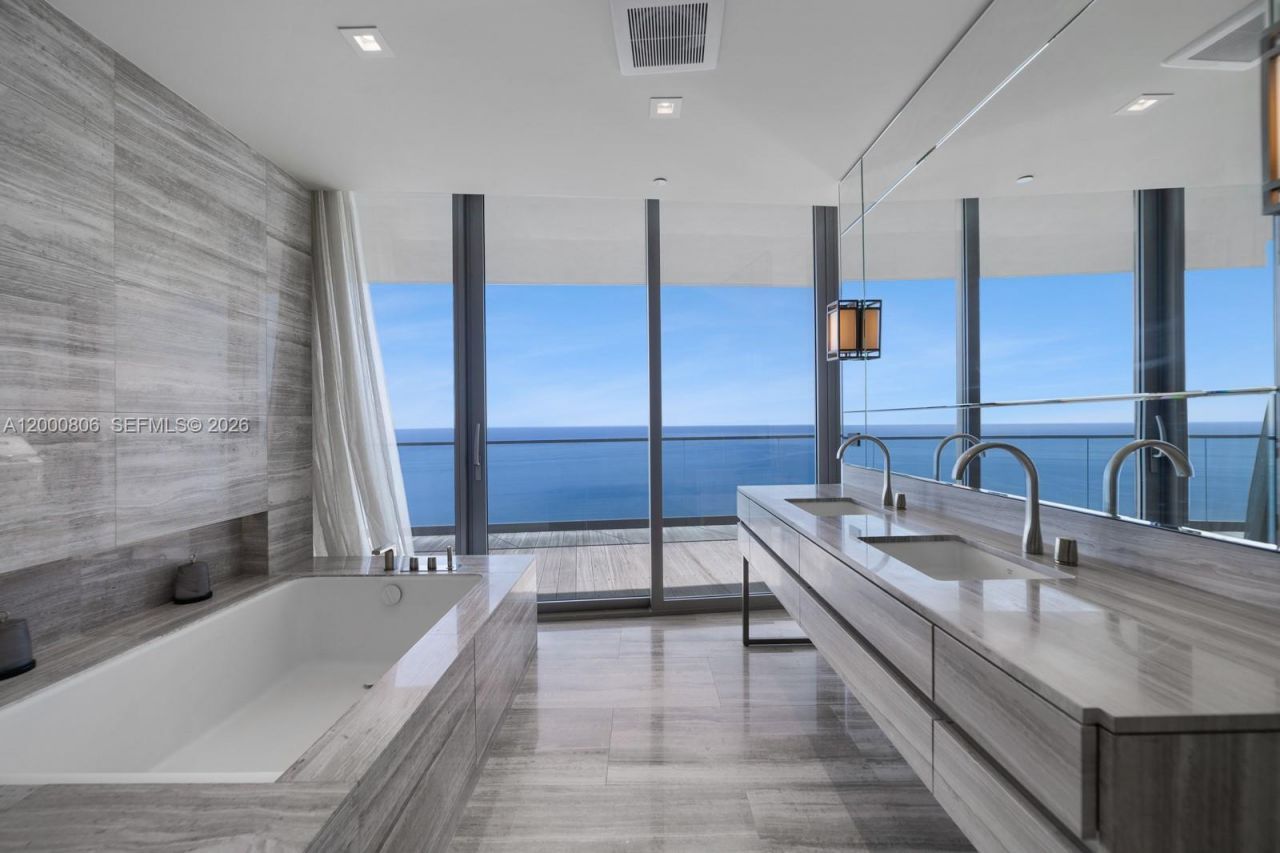 18975 Collins Ave, Unit 4800, Sunny Isles Beach, FL 33160 Photo