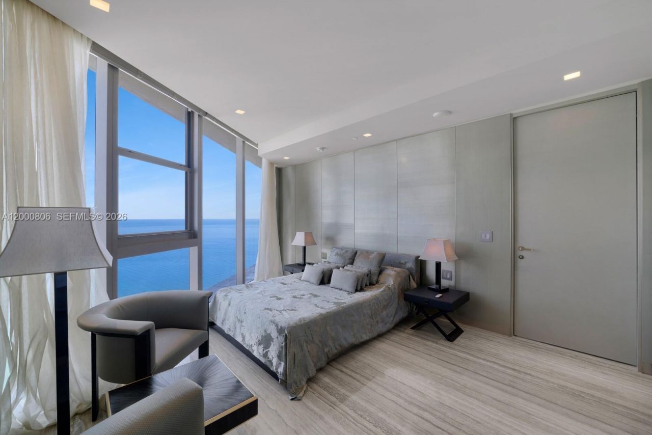 18975 Collins Ave, Unit 4800, Sunny Isles Beach, FL 33160 Photo
