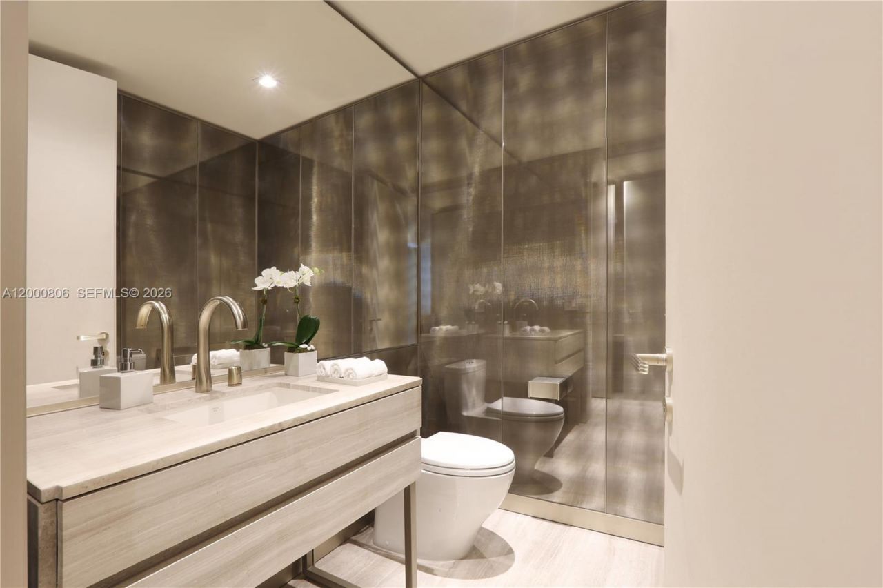 18975 Collins Ave, Unit 4800, Sunny Isles Beach, FL 33160 Photo