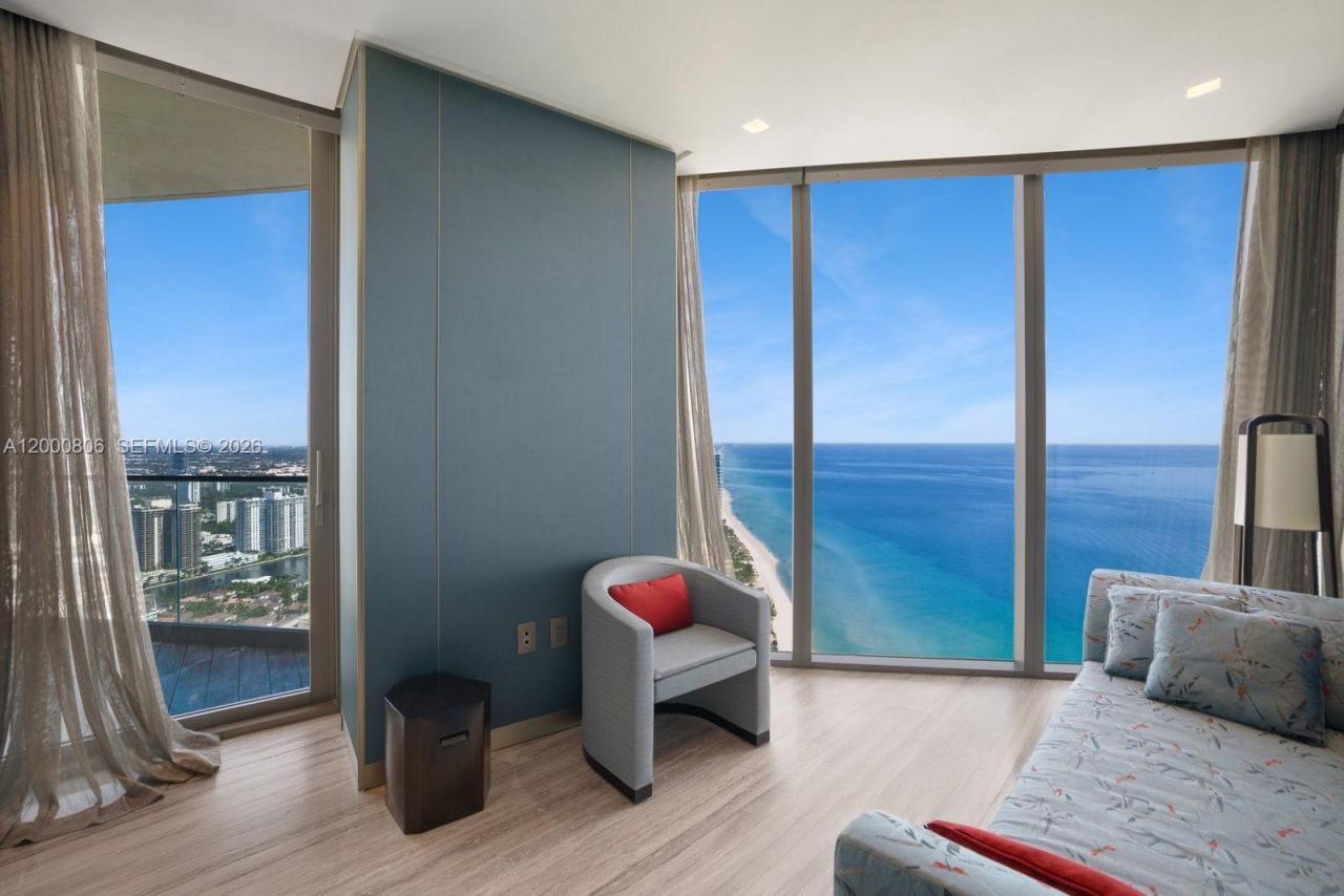 18975 Collins Ave, Unit 4800, Sunny Isles Beach, FL 33160 Photo