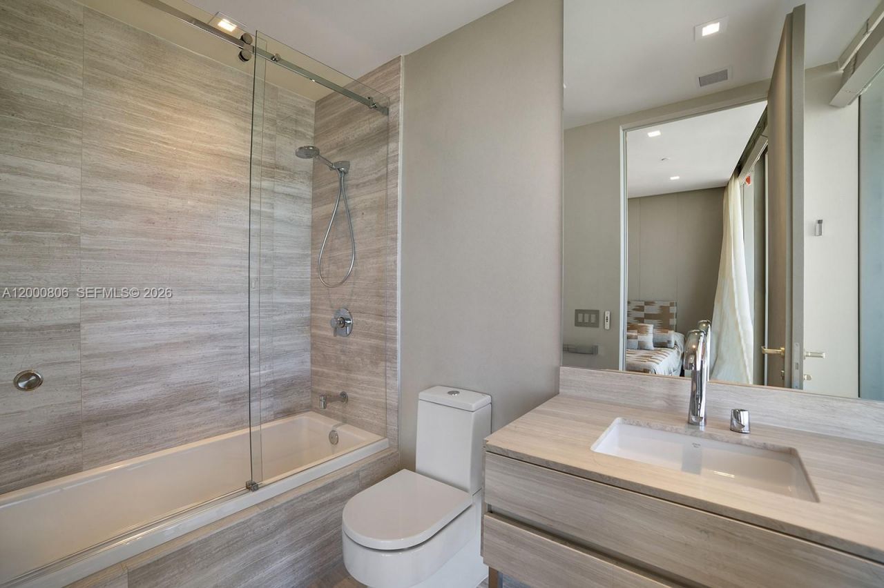 18975 Collins Ave, Unit 4800, Sunny Isles Beach, FL 33160 Photo