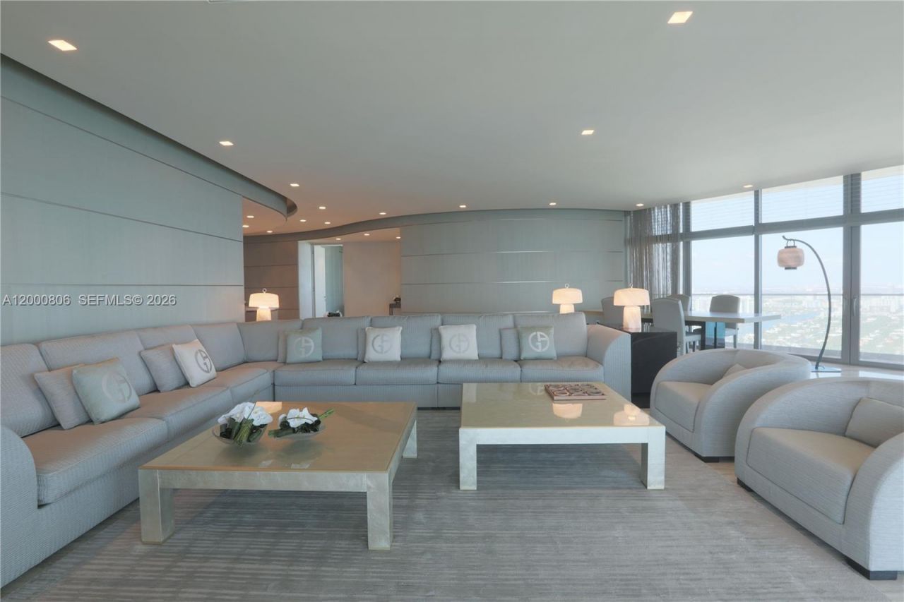 18975 Collins Ave, Unit 4800, Sunny Isles Beach, FL 33160 Photo