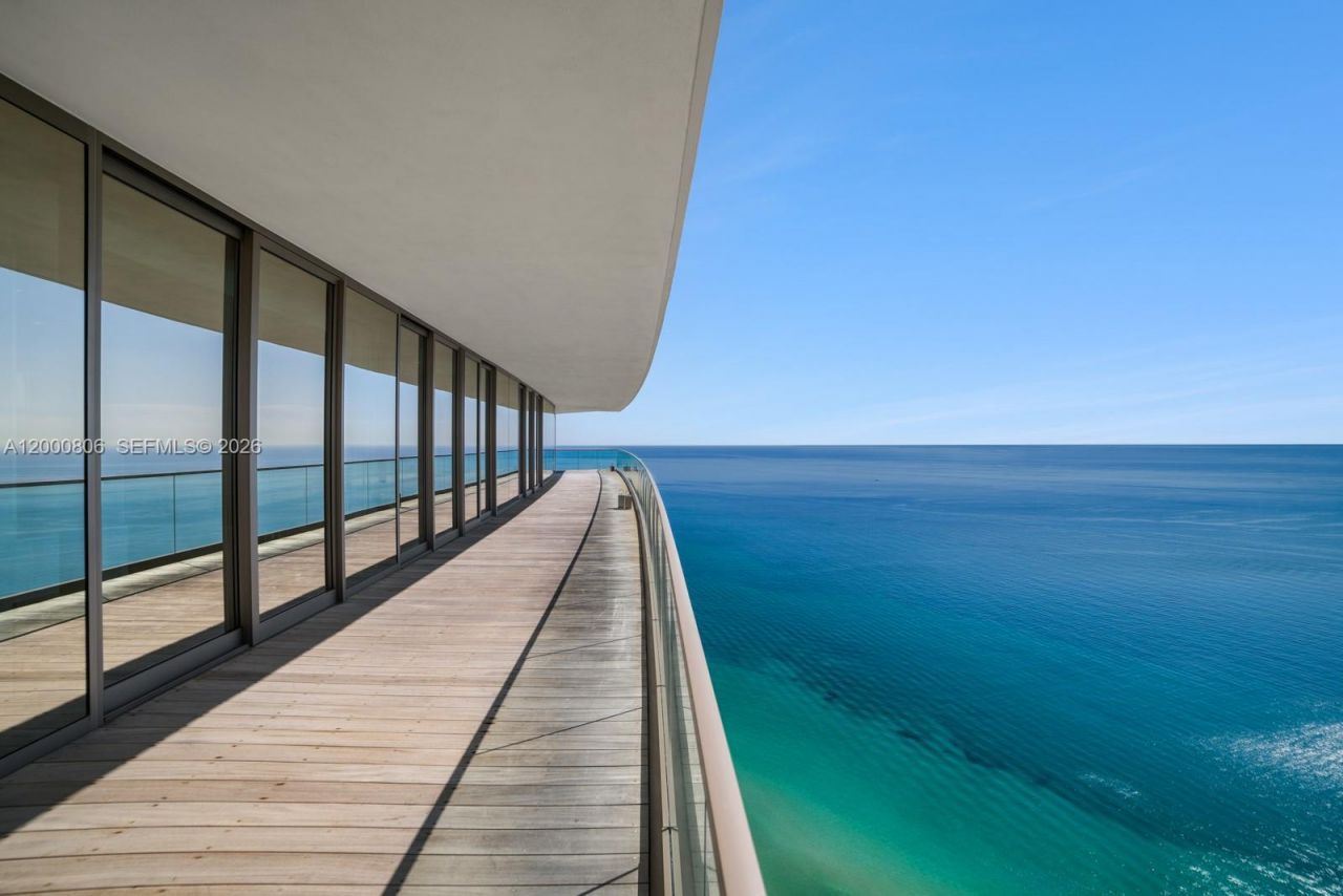 18975 Collins Ave, Unit 4800, Sunny Isles Beach, FL 33160 Photo