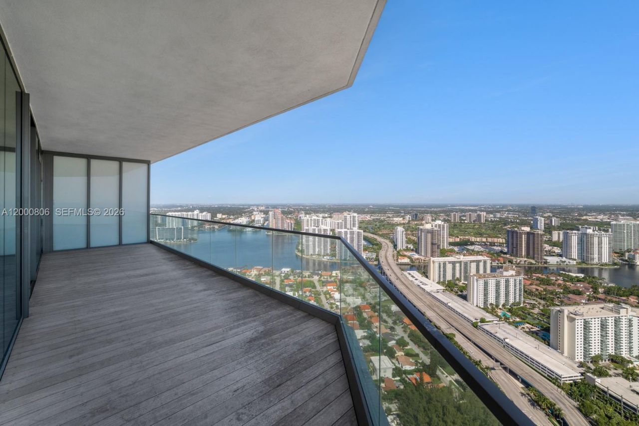 18975 Collins Ave, Unit 4800, Sunny Isles Beach, FL 33160 Photo
