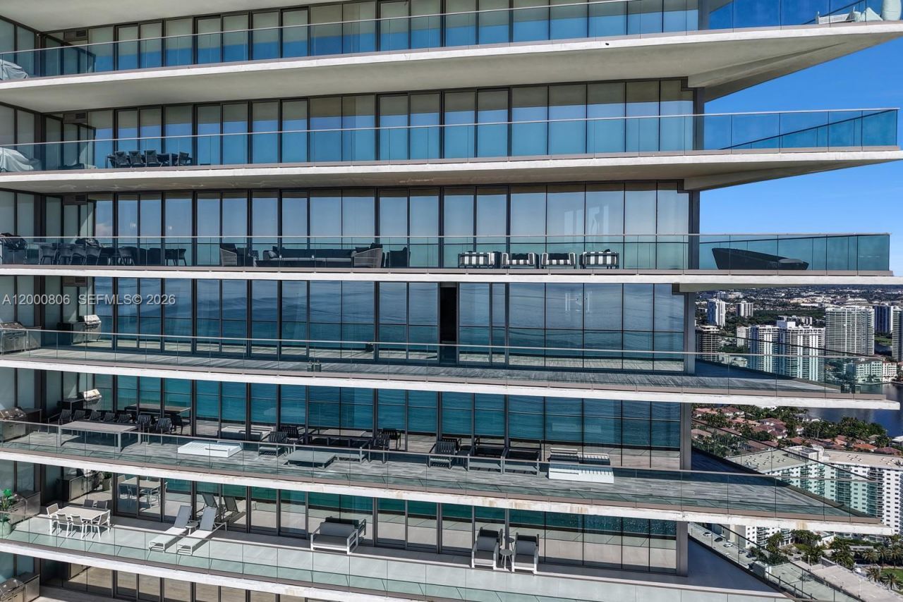 18975 Collins Ave, Unit 4800, Sunny Isles Beach, FL 33160 Photo