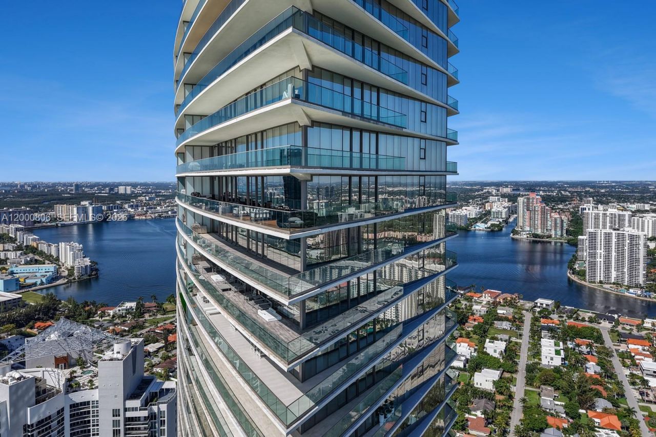 18975 Collins Ave, Unit 4800, Sunny Isles Beach, FL 33160 Photo