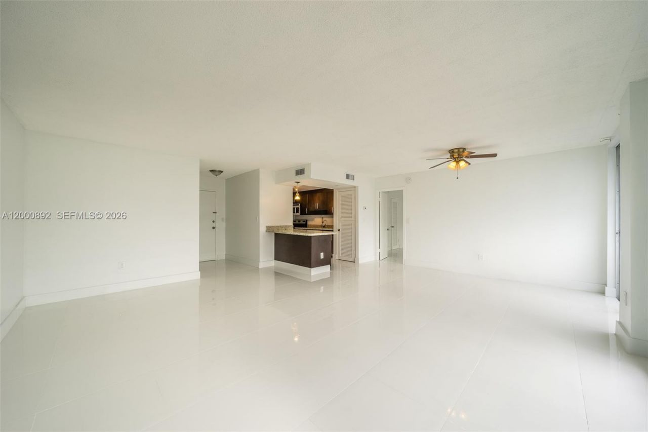 9800 W Bay Harbor Dr, Unit 308, Bay Harbor Islands, FL 33154 Photo