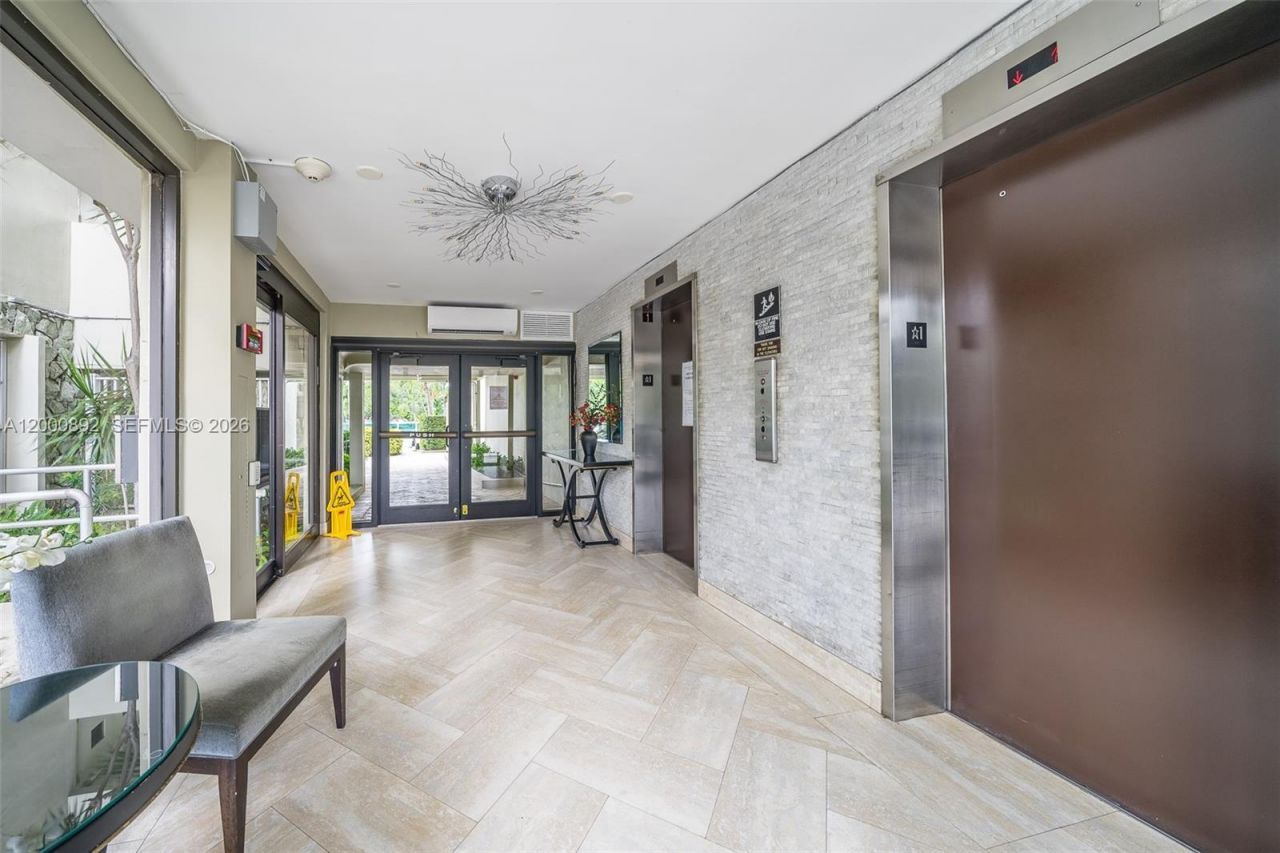 9800 W Bay Harbor Dr, Unit 308, Bay Harbor Islands, FL 33154 Photo