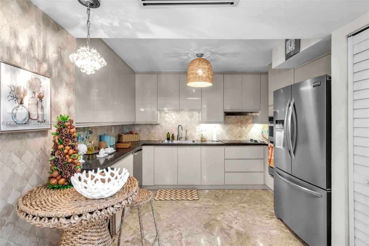 55 Ocean Lane Dr, Unit 1028, Key Biscayne, FL 33149 Photo