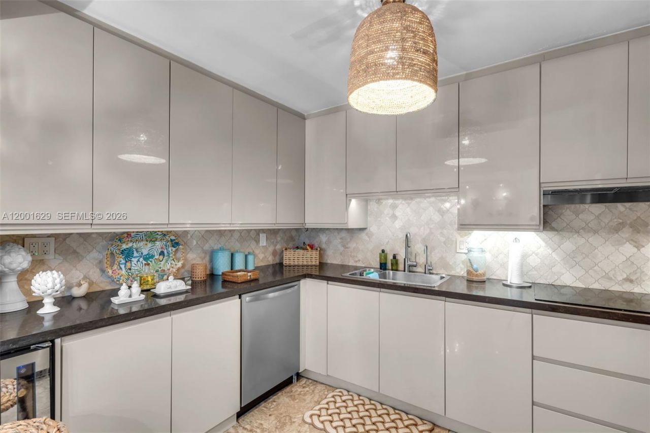 55 Ocean Lane Dr, Unit 1028, Key Biscayne, FL 33149 Photo