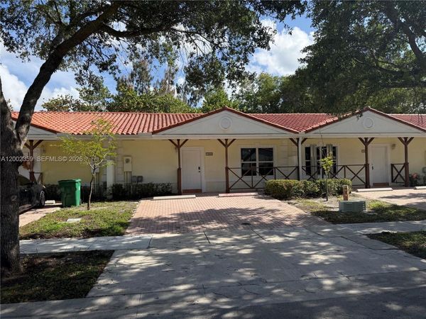 7608 NW 38th Ct , Unit 14, Davie, FL 33024