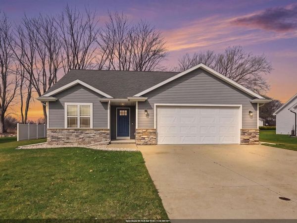 1146 LORI DRIVE, Neenah, WI 54956