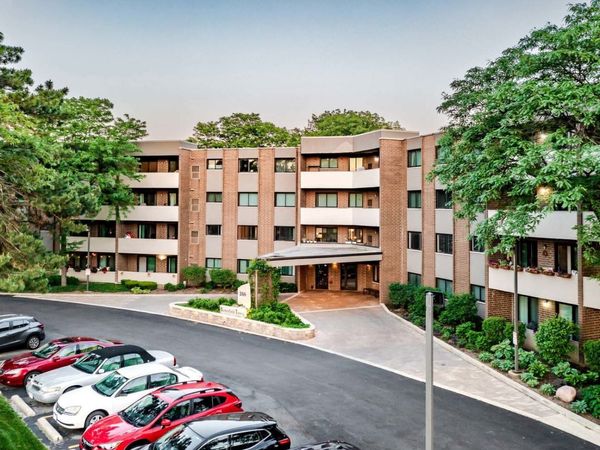 260 E Butterfield Road, Unit 306, Elmhurst, IL 60126