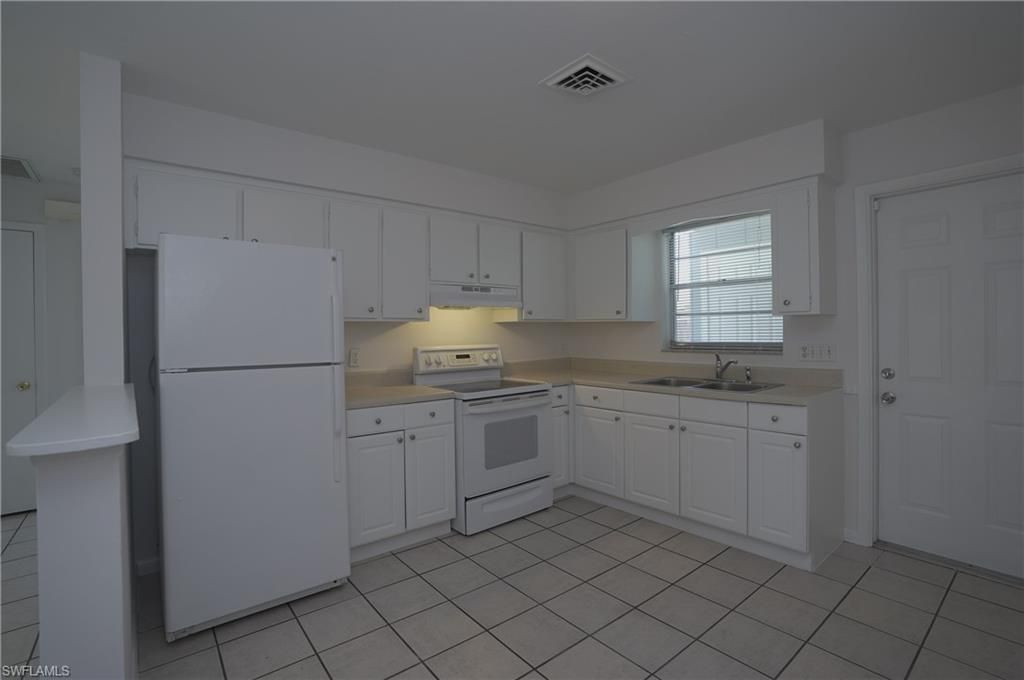 1193 S Alhambra Cir, Naples, FL 34103 Photo