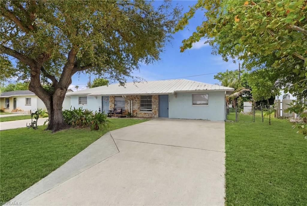 1195 S Alhambra Cir, Naples, FL 34103 Photo