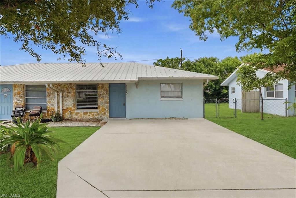 1195 S Alhambra Cir, Naples, FL 34103 Photo