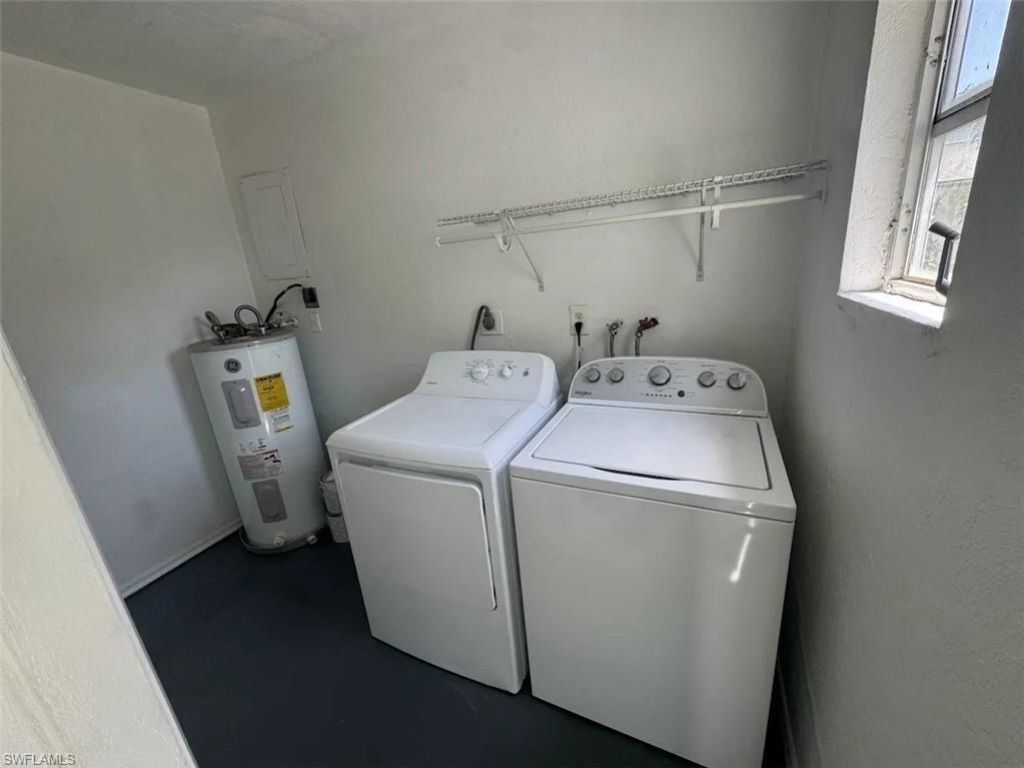 1195 S Alhambra Cir, Naples, FL 34103 Photo
