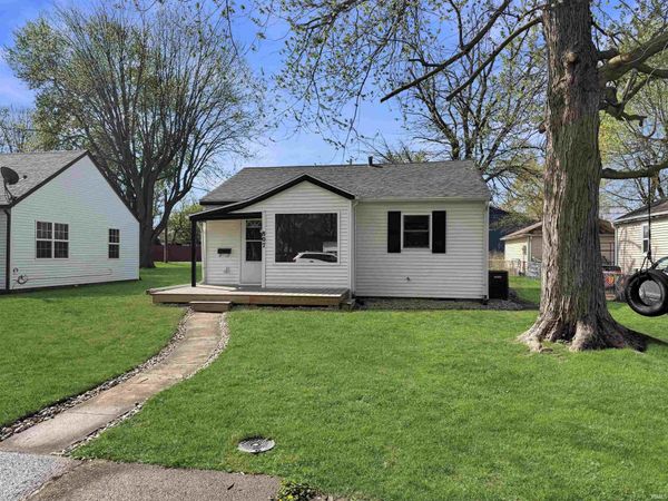 807 W McClurg Street, Frankfort, IN 46041