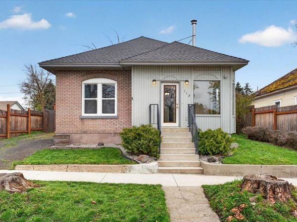 112 N College St, Tekoa, WA 99033