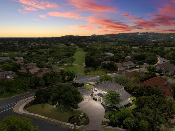 19 Swiftwater TRL , The Hills, TX 78738