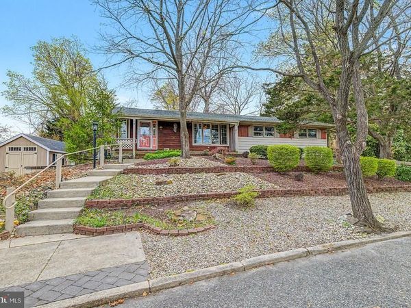 19 W ILLINOIS AVENUE , ABSECON, NJ 08201