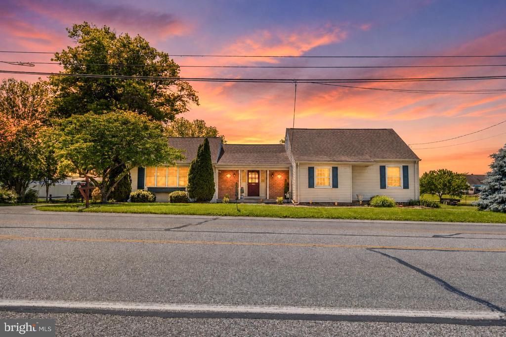 7666 LINCOLN HIGHWAY, ABBOTTSTOWN, PA 17301