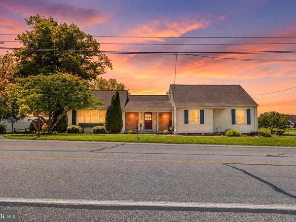 7666 LINCOLN HIGHWAY, ABBOTTSTOWN, PA 17301