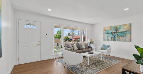 5625 La Campana Way, Sacramento, CA 95822 Photo