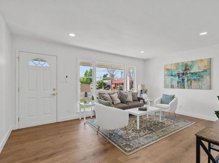 5625 La Campana Way, Sacramento, CA 95822 Photo