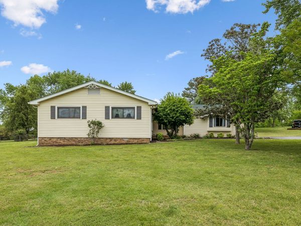 454 Lakewind Dr, Gallatin, TN 37066