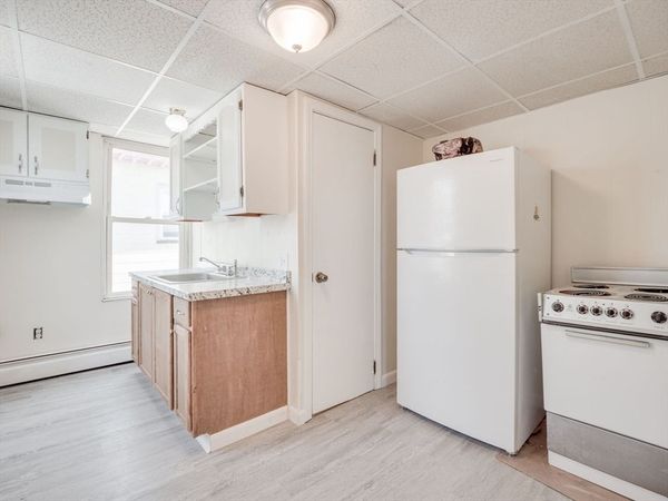 23 Lowell, Unit 2R, Methuen, MA 01844