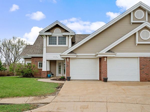 3740 Oak Park Court, Dubuque, IA 52002
