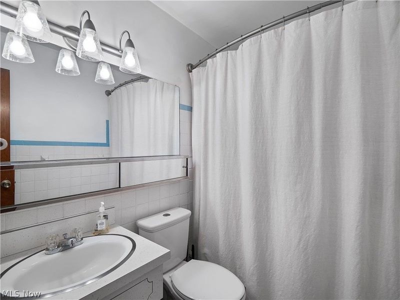 4423 Grantwood Drive, Parma, OH 44134 Photo 18