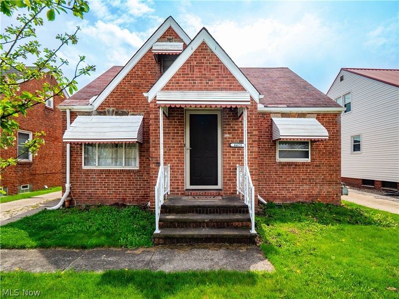 4423 Grantwood Drive, Parma, OH 44134 Photo 3