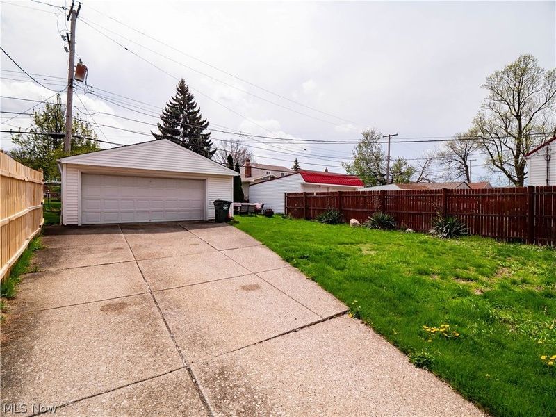 4423 Grantwood Drive, Parma, OH 44134 Photo 4