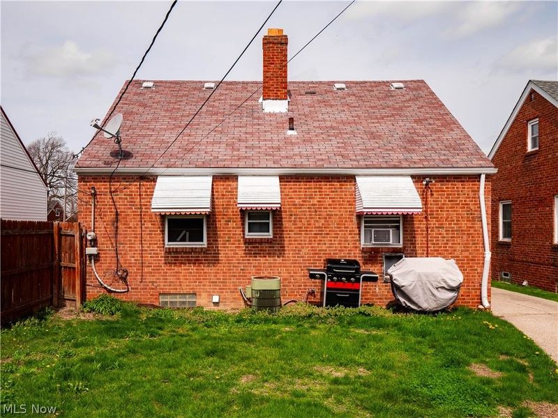 4423 Grantwood Drive, Parma, OH 44134 Photo 6