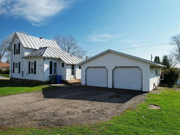527 Badger Drive, Baraboo, WI 53913