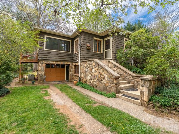 686 New Haw Creek Road, Asheville, NC 28805